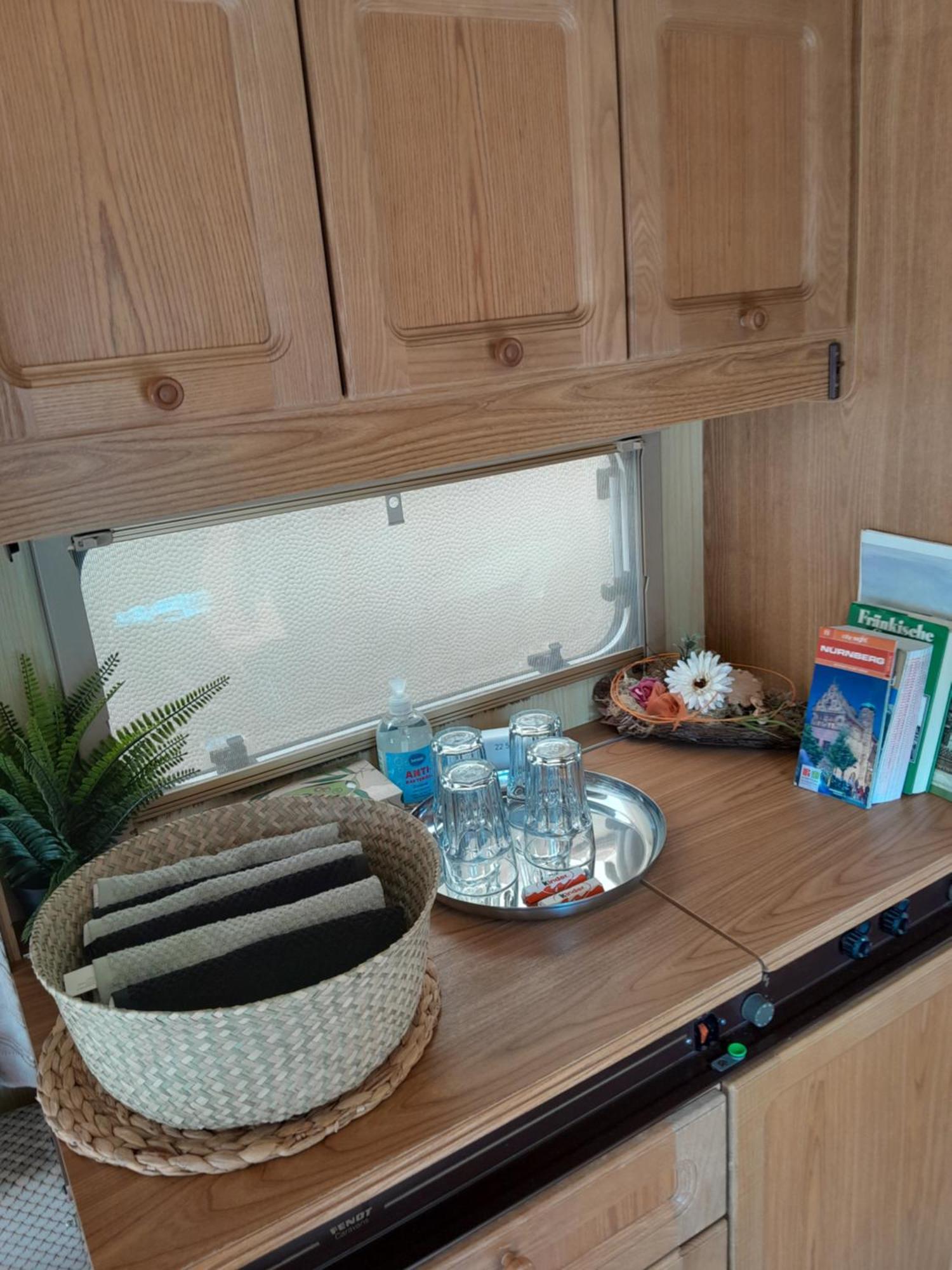 Campsite Moving - Retro Uebernachten Im Wohnwagen, Guenstig & Zentral