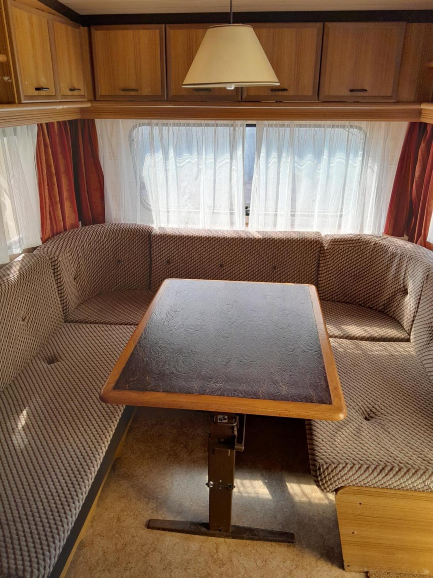 Campsite Moving - Retro Uebernachten Im Wohnwagen, Guenstig & Zentral