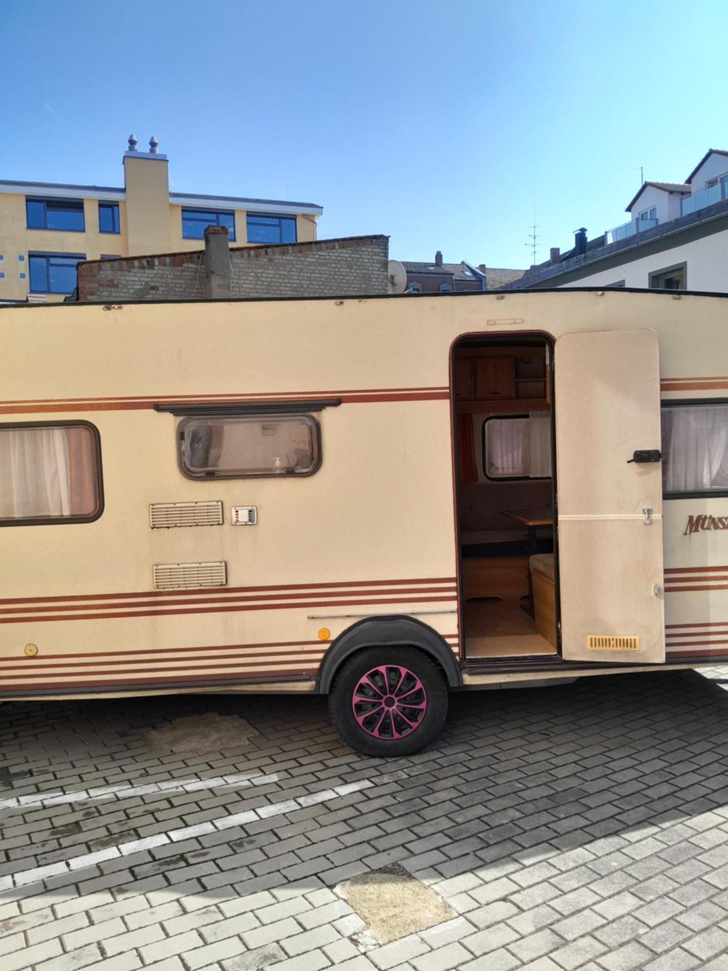 Moving - Retro Uebernachten Im Wohnwagen, Guenstig & Zentral Campingplatz *